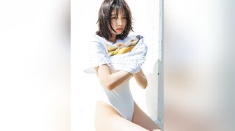 FC2PPV 4548625 感度抜デカクリ♡エッチな動画に出演。身体は正直で快.楽に溺.れてしまい何度も膣イキ痙攣後、孕.ませ大量妊. 娠 中.出し♡