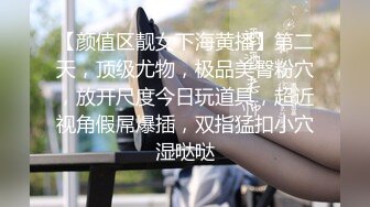 【贼有意思】厕所偷窥直接把手机伸进去拍脸，各路美女反应笑死娃了，干嘛，别闹，谁呀,走开，别拍了！