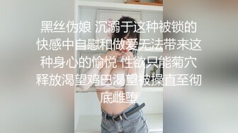 肉嘟嘟的可爱妹子，给男友先舔硬了口交起来