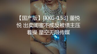 风景区女厕全景偷拍多位美女少妇前来献B (8)