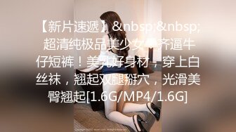 年轻壮小伙和模特高挑女友无套啪啪做爱